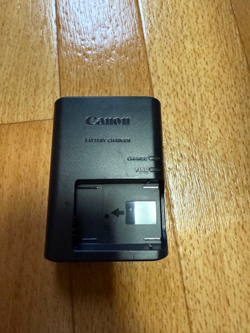 デジタルカメラ Canon EOS kiss M2 used