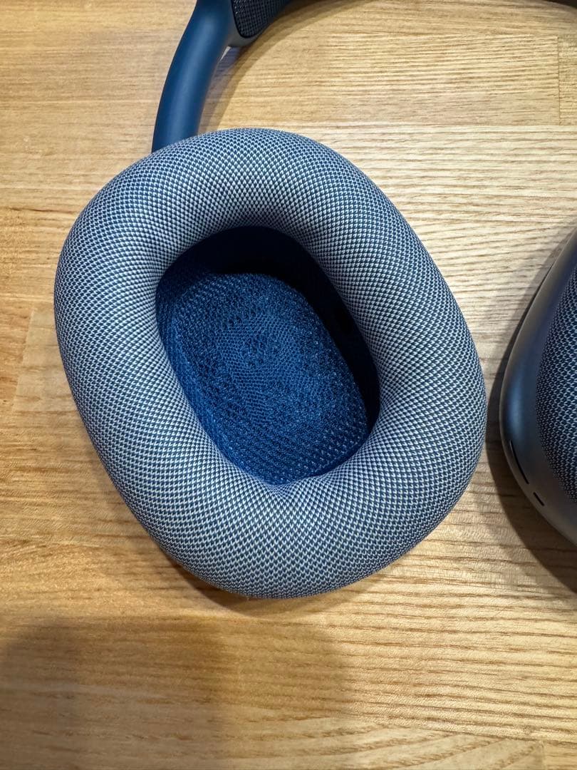 AirPods max ブルー