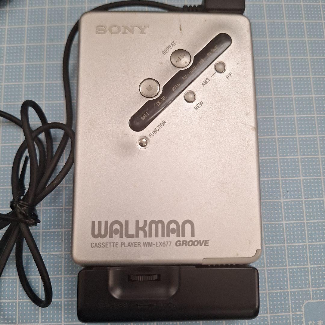 JUNK　SONY　ソニー　カセットウォークマン　 イヤホン2本　テープおまけ