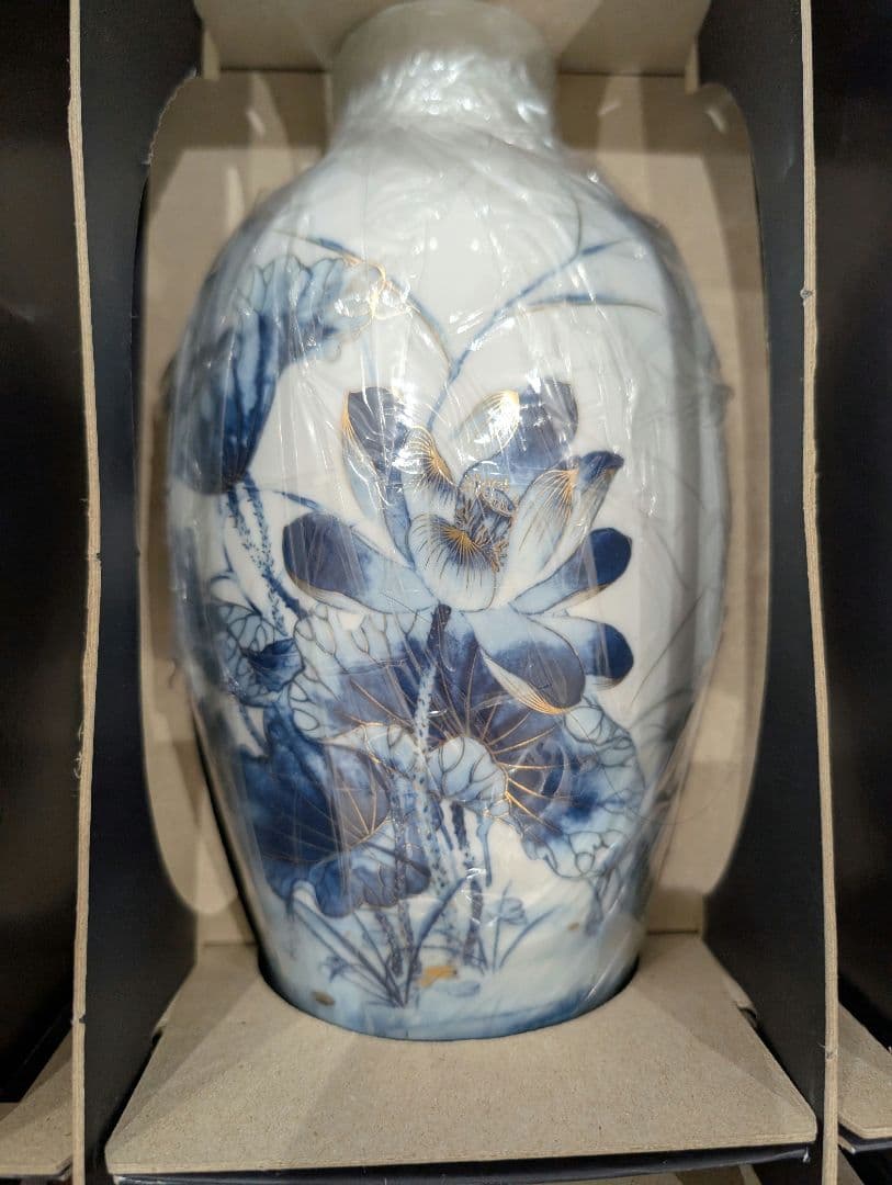 青い花模様の陶器花瓶　ベトナム　高島屋で購入