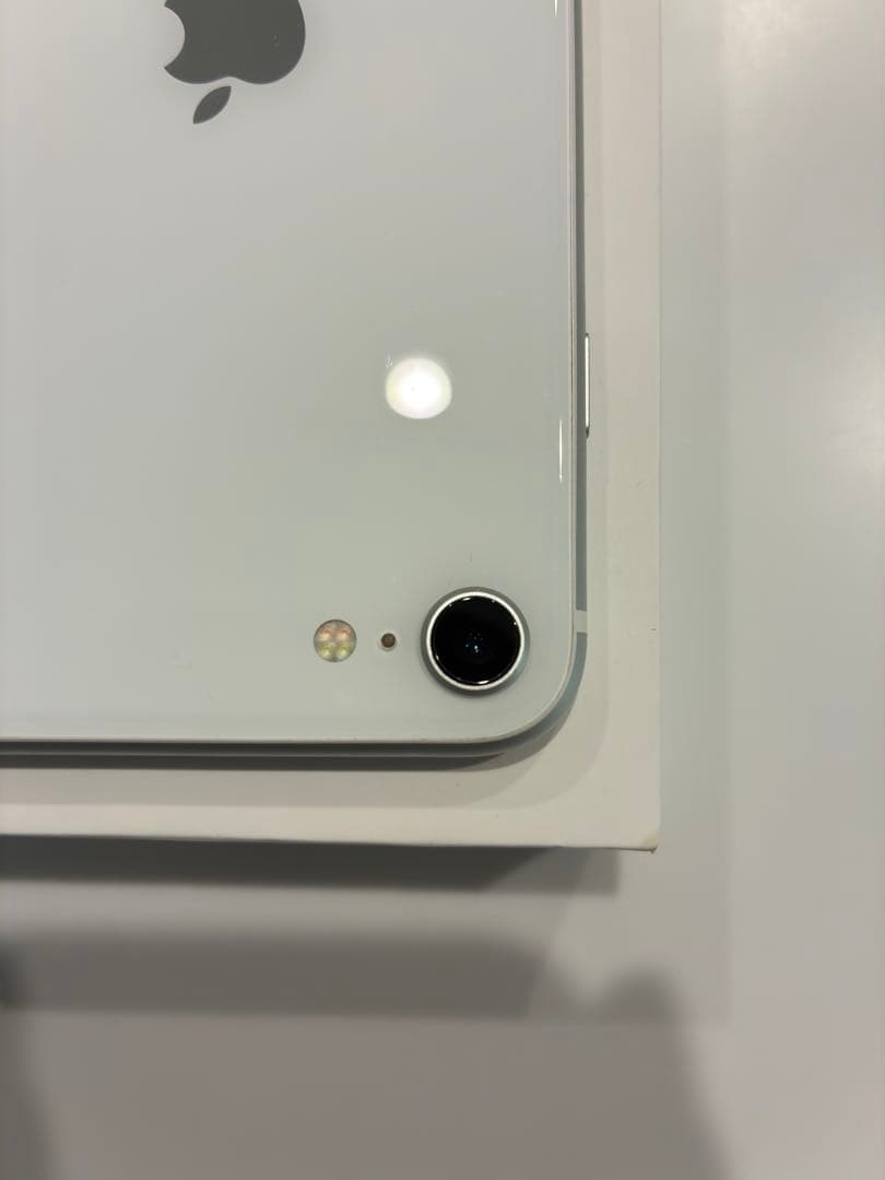 Apple iPhone SE 第2世代 ホワイト 64GB 本体