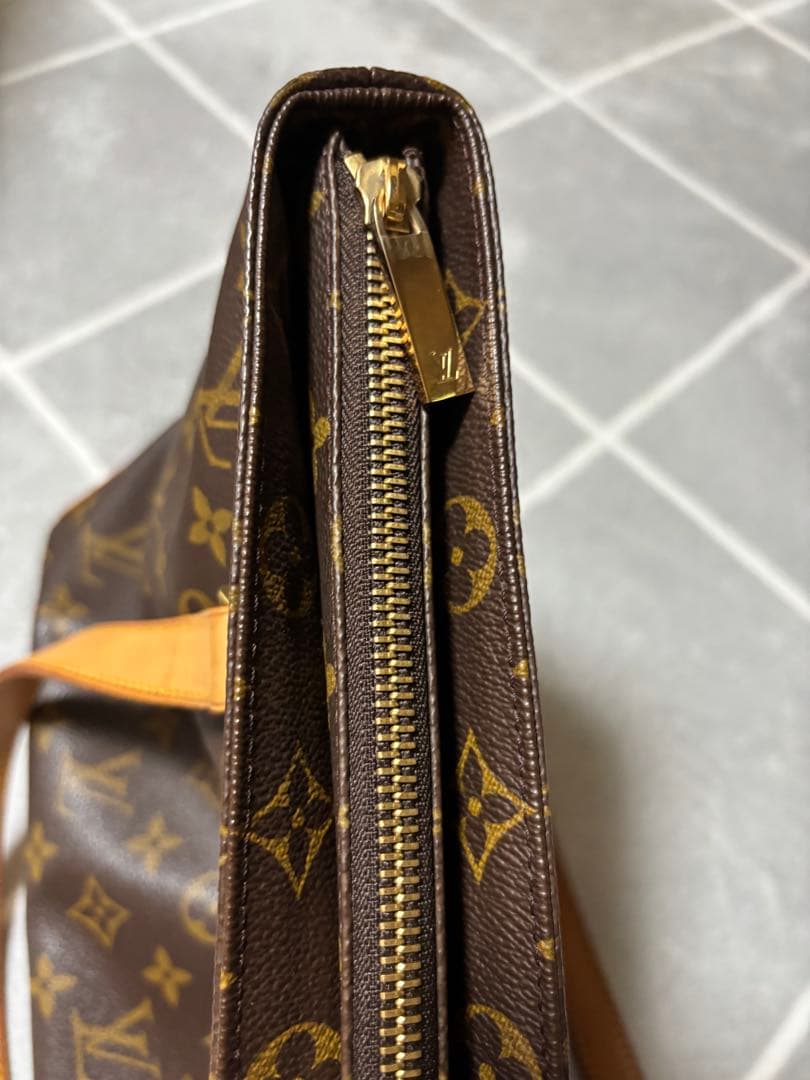ルイヴィトン　ショルダーバック（レア・中古美品）ガバピアノ