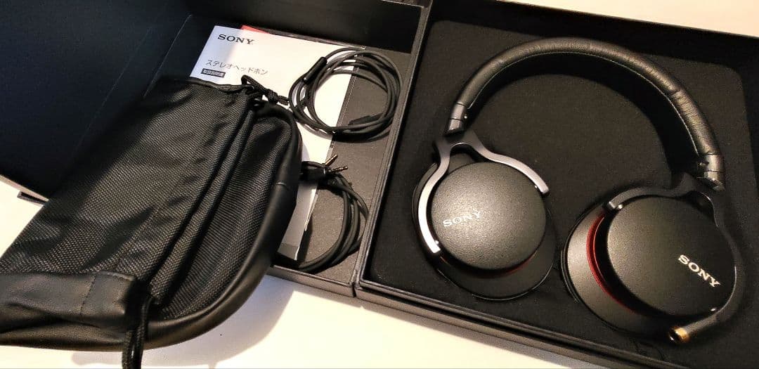 SONY MDR-1A 　 脱着式ケーブル付ヘッドホン新品同様