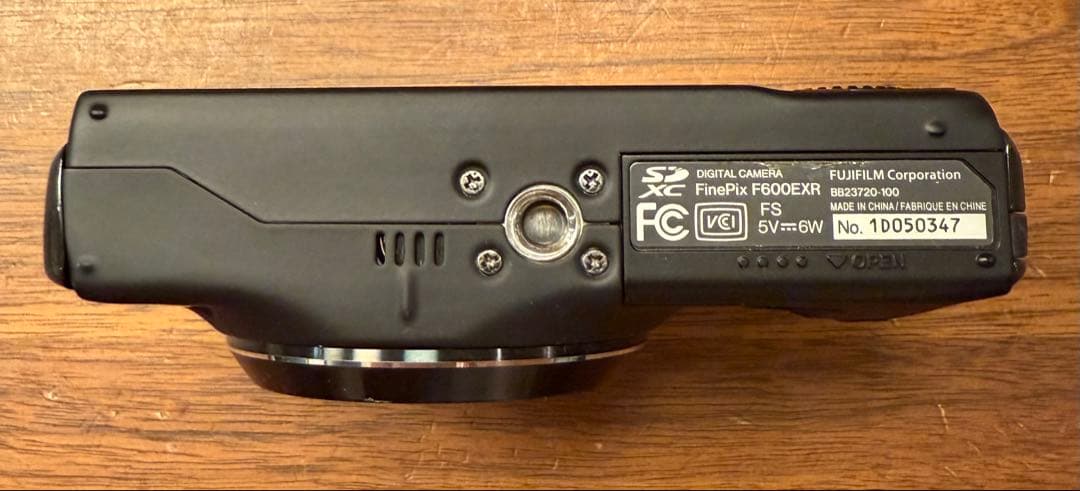 コンパクトデジタルカメラ FUJIFILM FINEPIX F600EXR