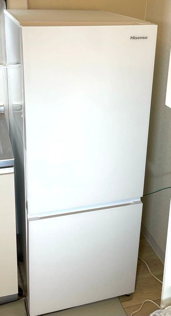 【美品】Hisense 冷蔵庫 HR-G260HW 257L 床保護プレート付
