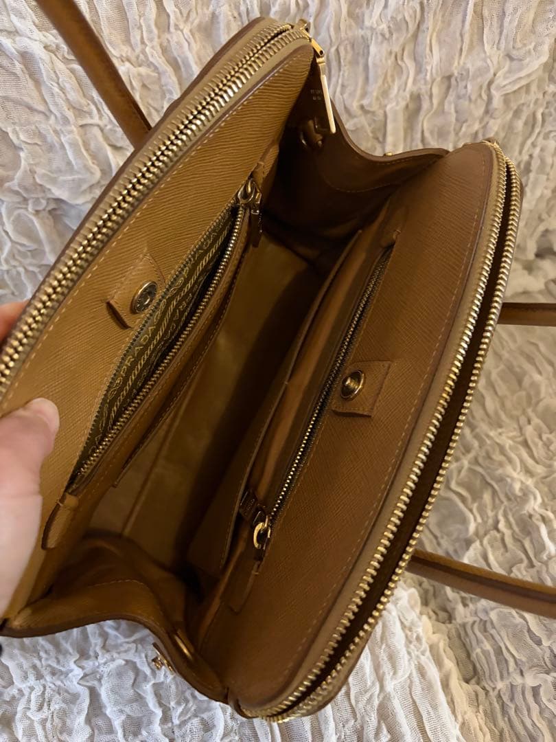 PRADA ブラウン ハンドバッグ 中型