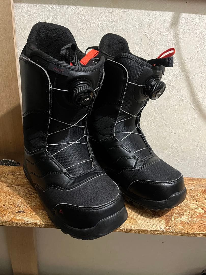 新品同様！クリーニング済！最軽量！BURTON mint boa 24.5cm