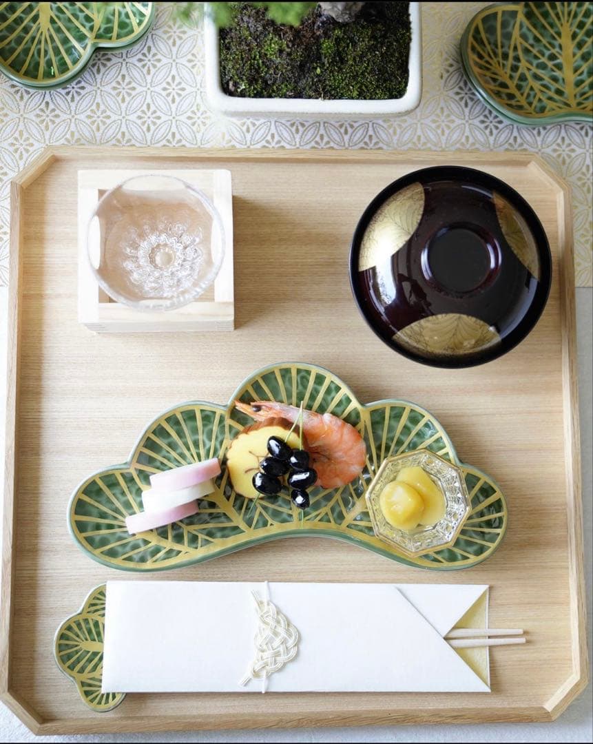 有田焼　幸楽窯　錦金松葉形前菜皿　茶緑金　白金　赤金　3点セット
