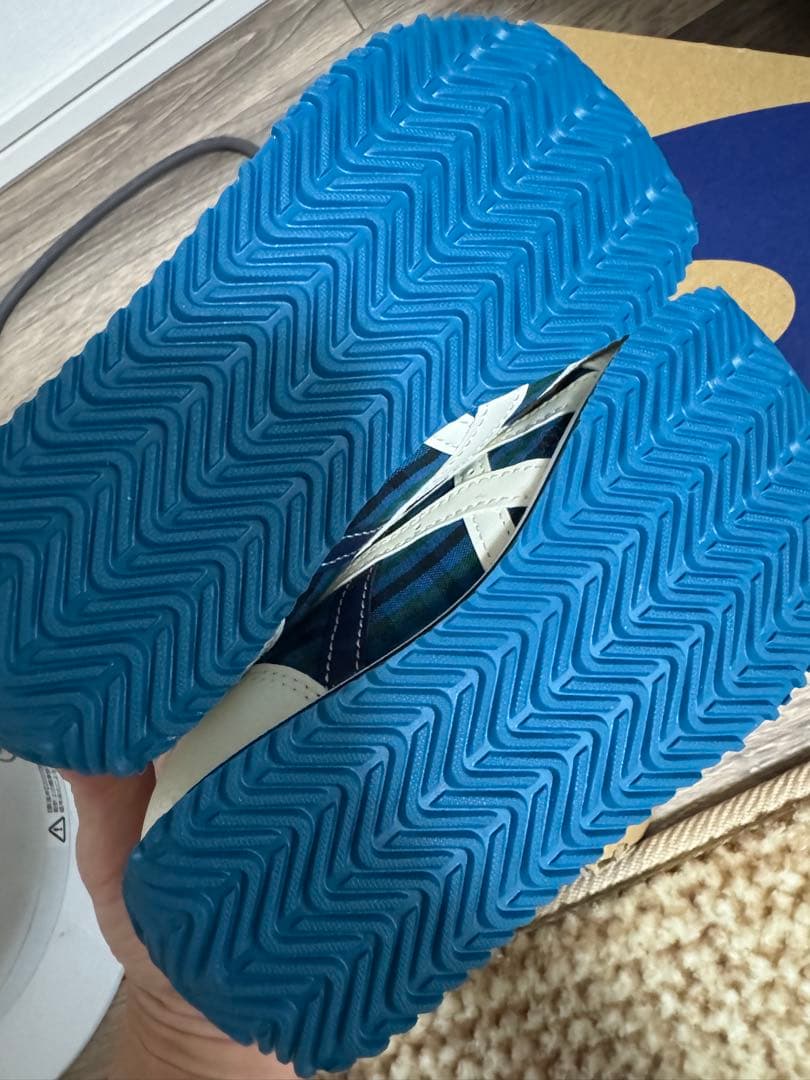 新品未使用　ファミリア　チェック　asics スニーカー 18cm