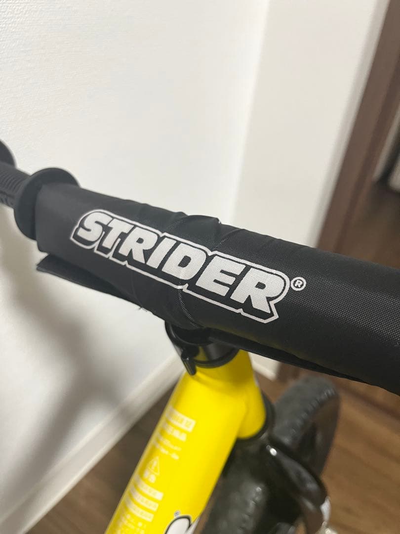 ストライダー　12インチ　ストライダー　黄色