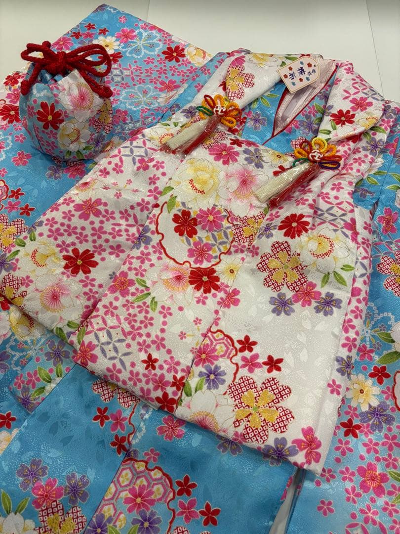 七五三　3歳女の子　着物・被布セット　爽やか水色着物　白い桜　雪輪　鹿子柄　新品