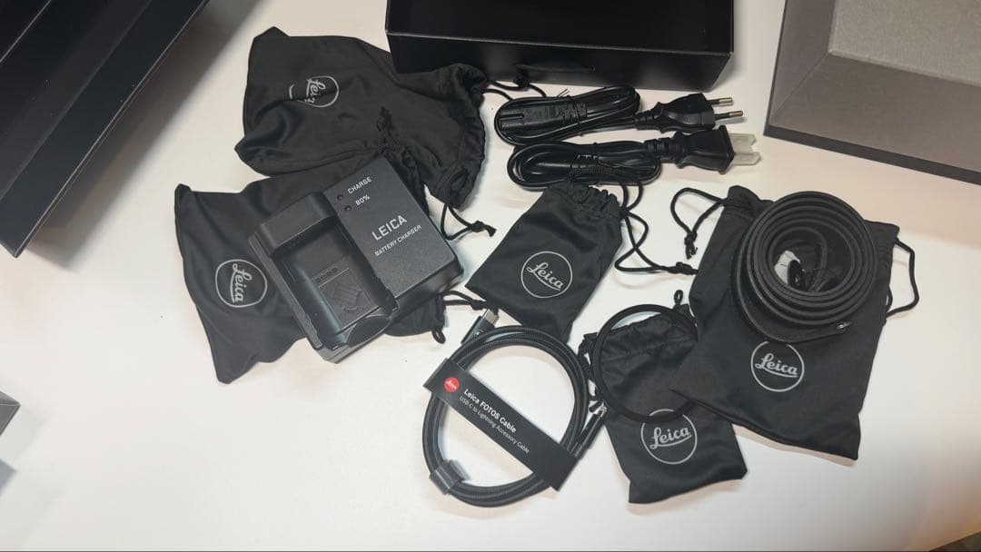 LEICA Q3 予備バッテリー付き
