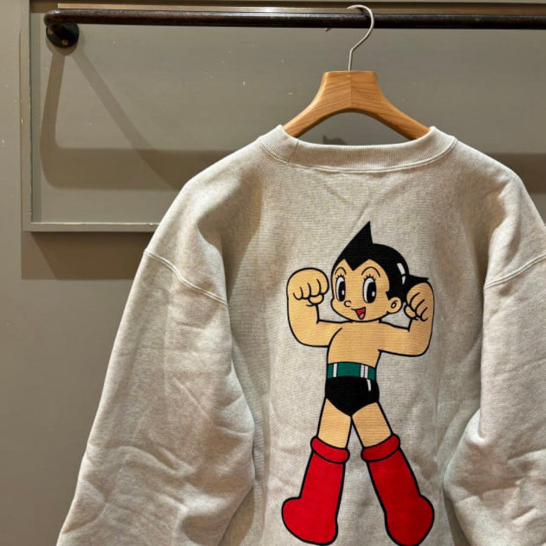 Champion × 鉄腕アトム リバースウィーブ クルーネックスウェットシャツ