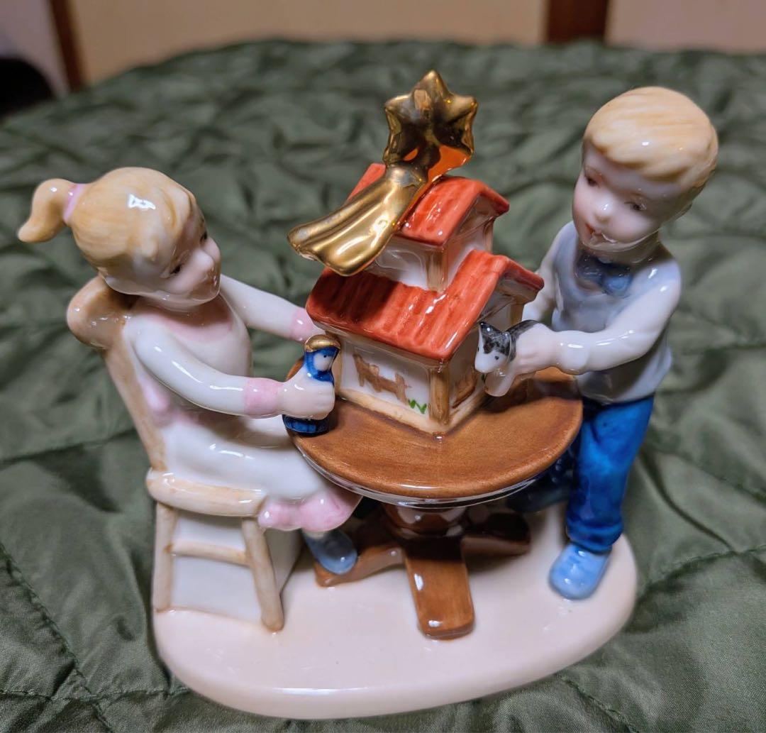 ロイヤルコペンハーゲン　雪だるまと子供たちの陶器フィギュア
