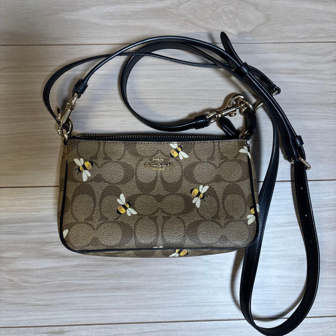 【極美品】 coach 蜂beeシグネチャー　ショルダーバック