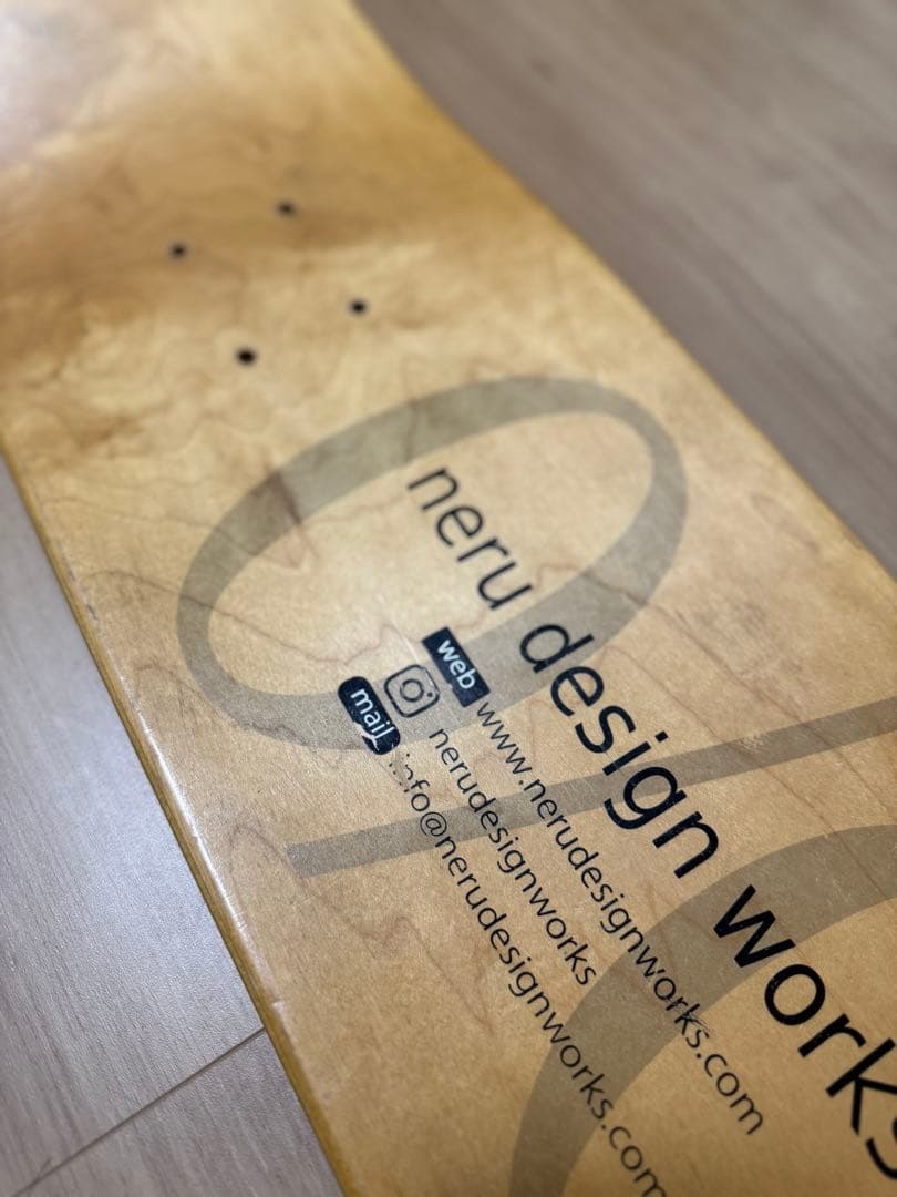 美品 neru design works スケボーデッキ(単体)