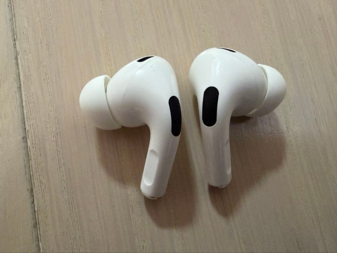 AirPods Pro 第2世代 ＋保護ケースおまけ付き！