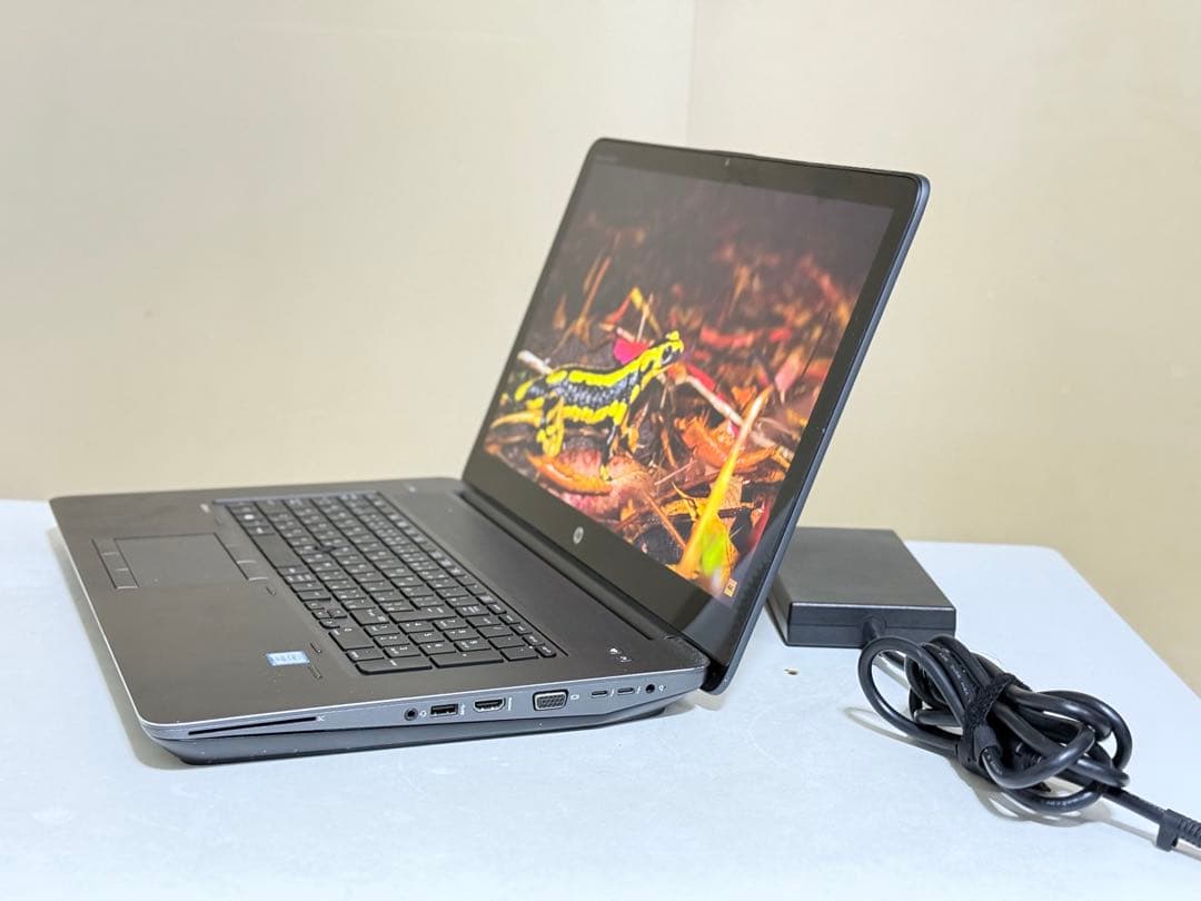 Windowsノート本体 hp zbook 17g 4 xeon E3-1535m v6 p5000