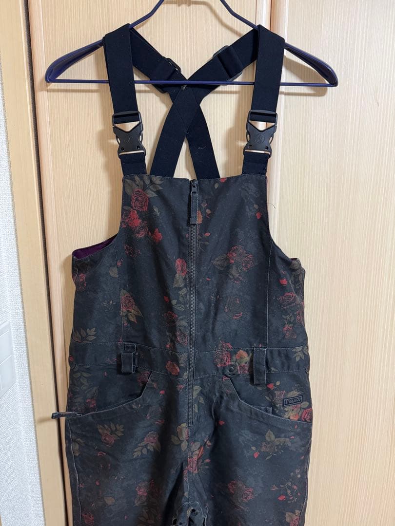 VOLCOM ボルコム スノーボードウェア パンツ ビブパン レディース 花柄