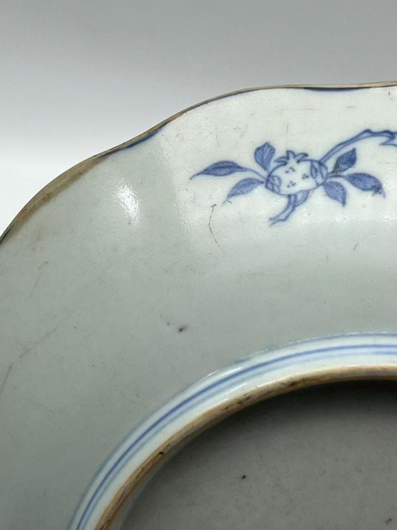 清乾隆時代 【大清乾隆年製】在銘 染付 青花蓮花文盤 官窯瓷器 (A-101)