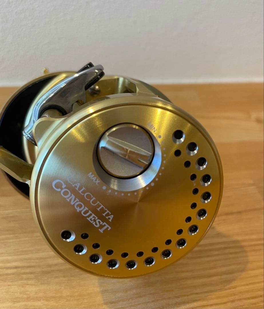 シマノ 14 カルカッタコンクエスト 200 ノーマルギア 右ハンドル 美品