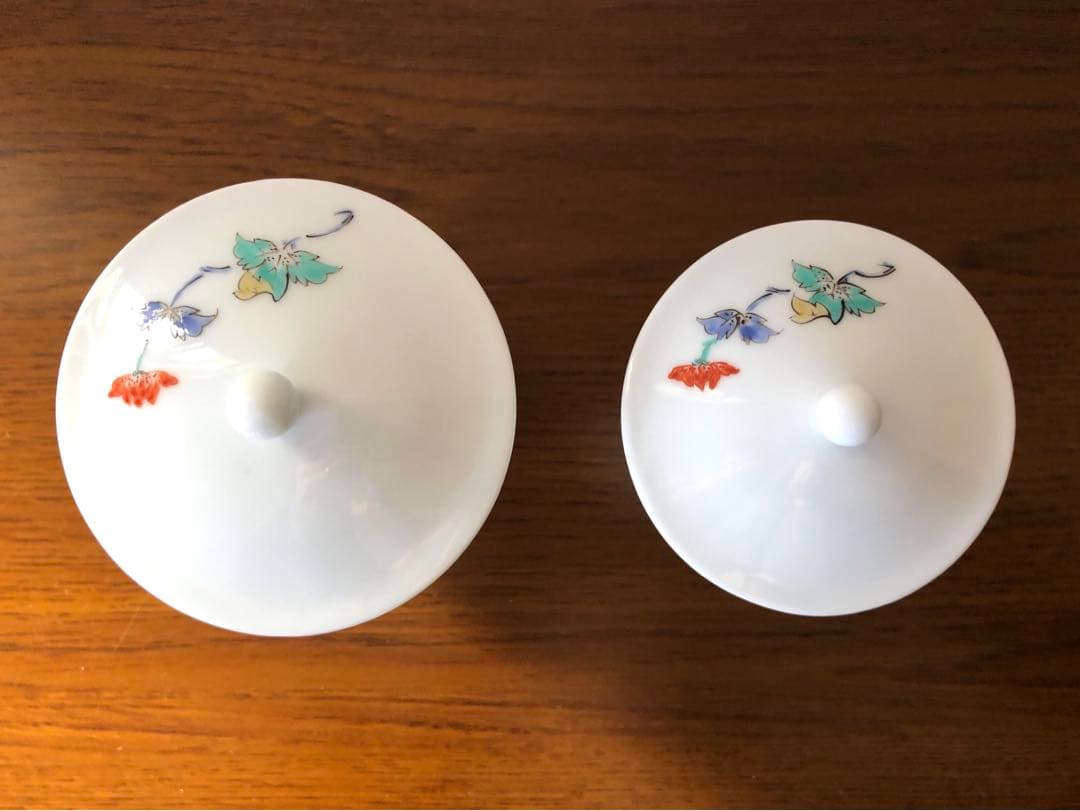 13代酒井田柿右衛門　蓋付夫婦湯呑＜B＞共箱付[錦　牡丹文　湯呑]未使用