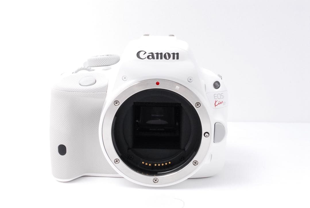 ショット数僅少❤️Canon kiss X7❤️人気のホワイトカラー✨シングルレンズ