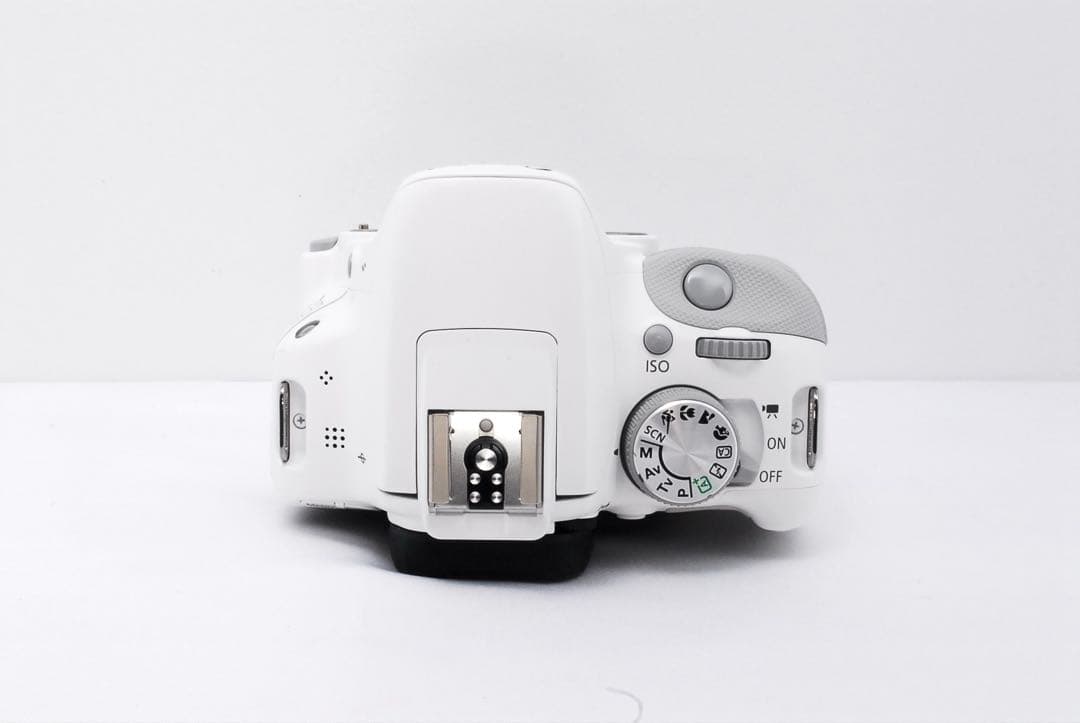 ショット数僅少❤️Canon kiss X7❤️人気のホワイトカラー✨シングルレンズ