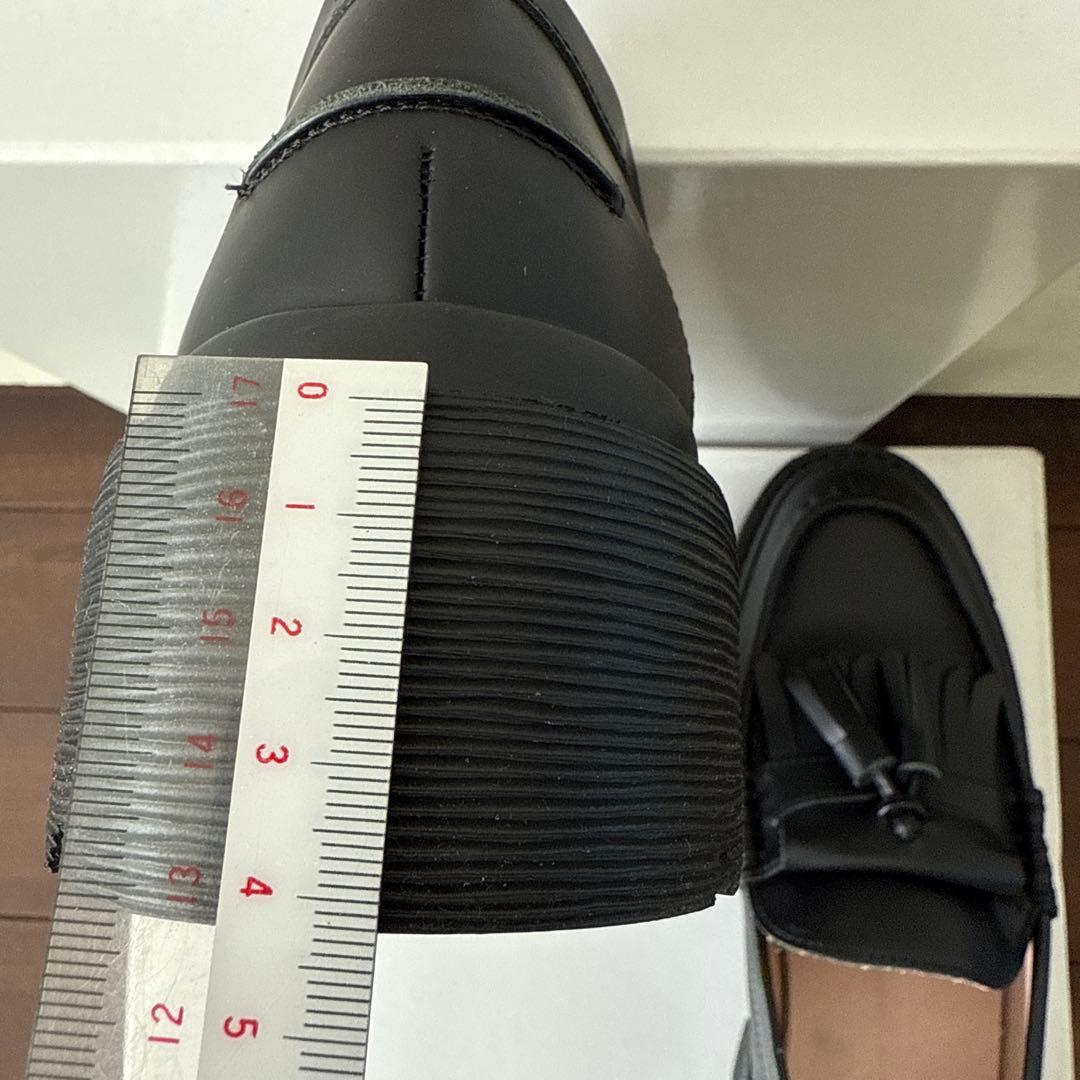 LANVIN ブラック ローファー タッセル付き