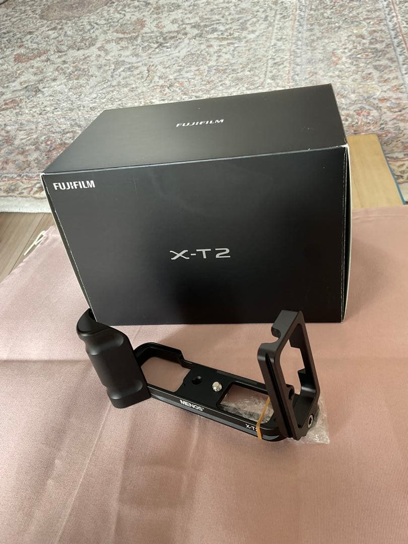 たく　美品　富士フイルム X-T2 ボディ 付属品完備　おまけ付き