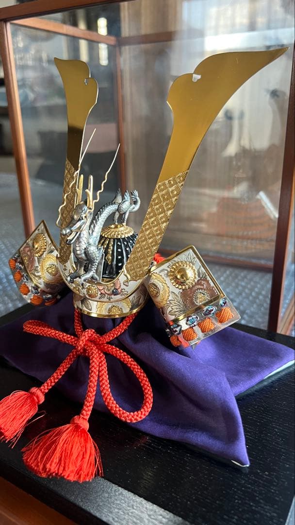 純銀 兜 (剣付) 銀細工 関工芸 武比古 ケース飾り