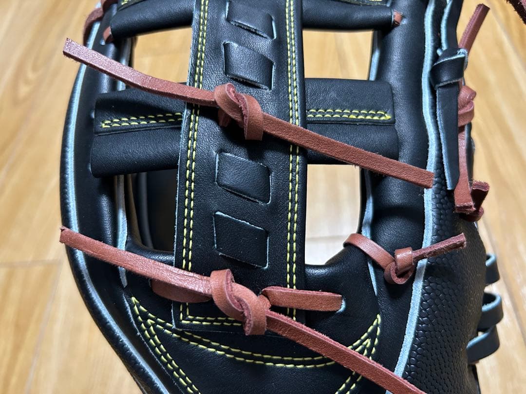 ウィルソン 野球グローブ 硬式・内野手用右投げ【定価　63800円】黒　ブラック