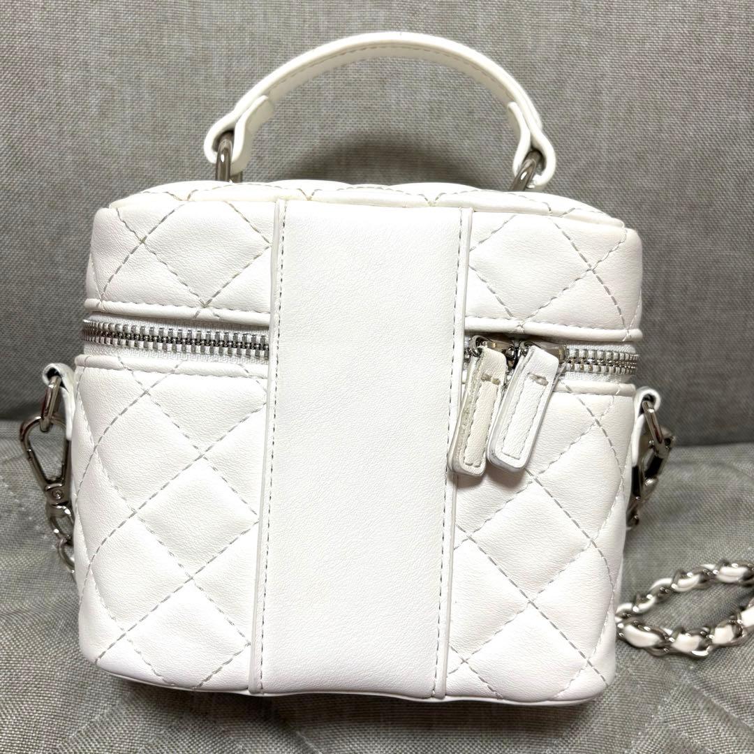 【Darich】 キルティングスクエア ミニバッグ ホワイト シルバーパーツ