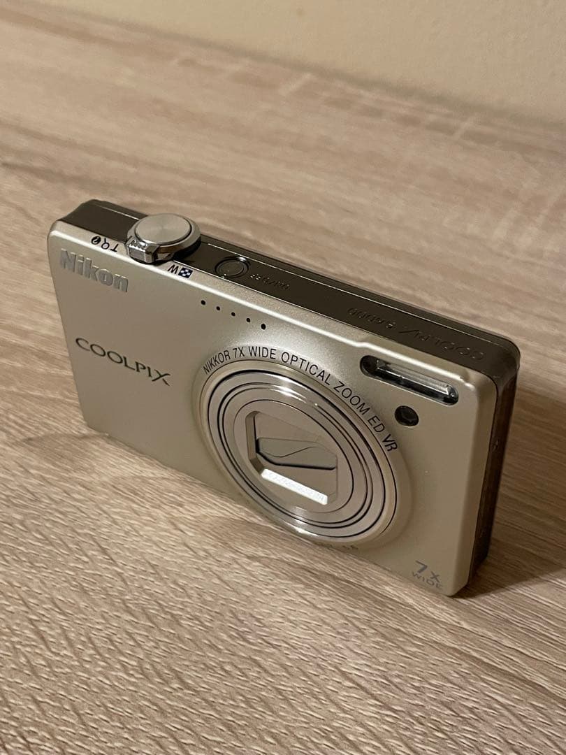 Nikon coolpix s6000 コンパクトデジタルカメラ　コンデジ