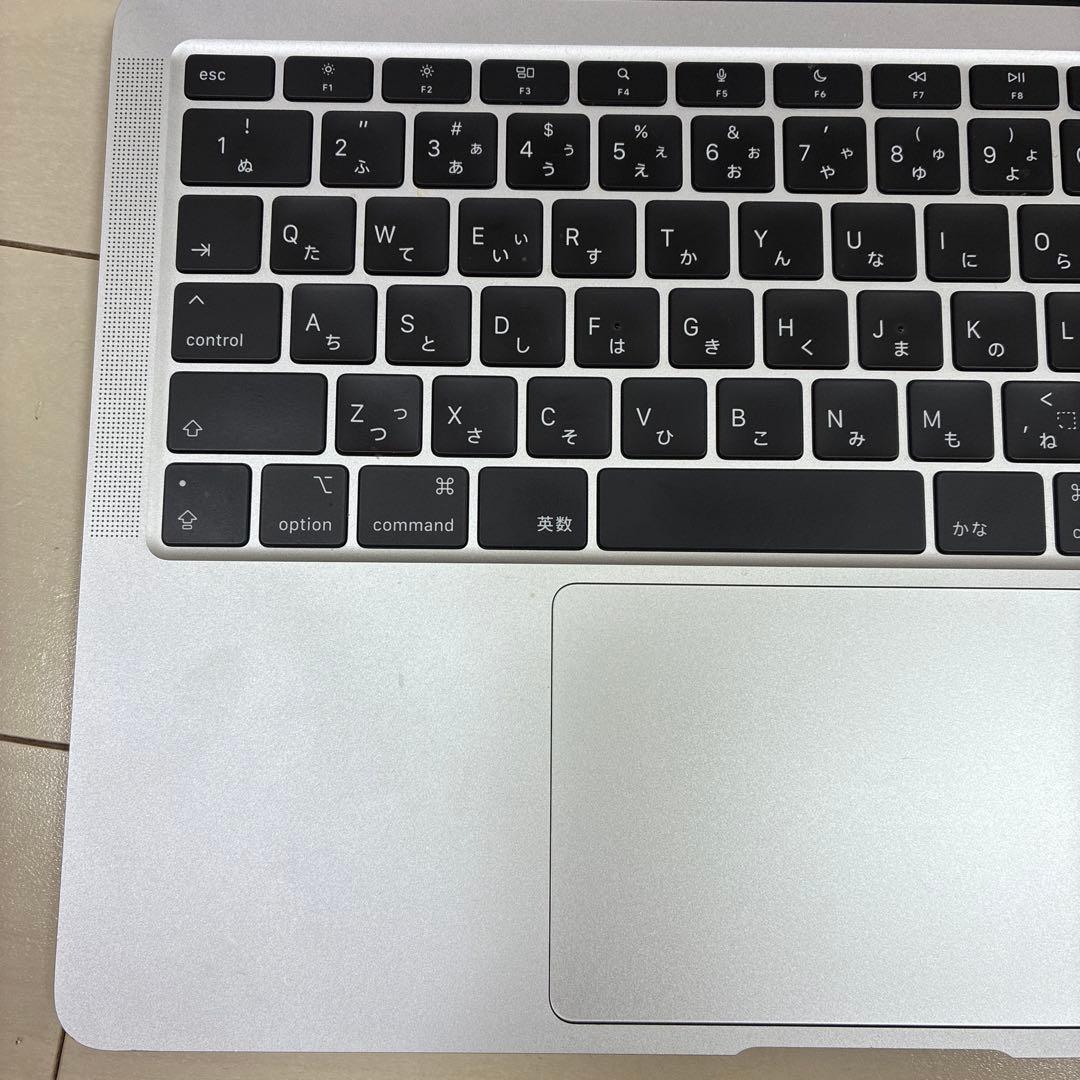 Apple MacBook Air (M1,8GB,256GB) 本体