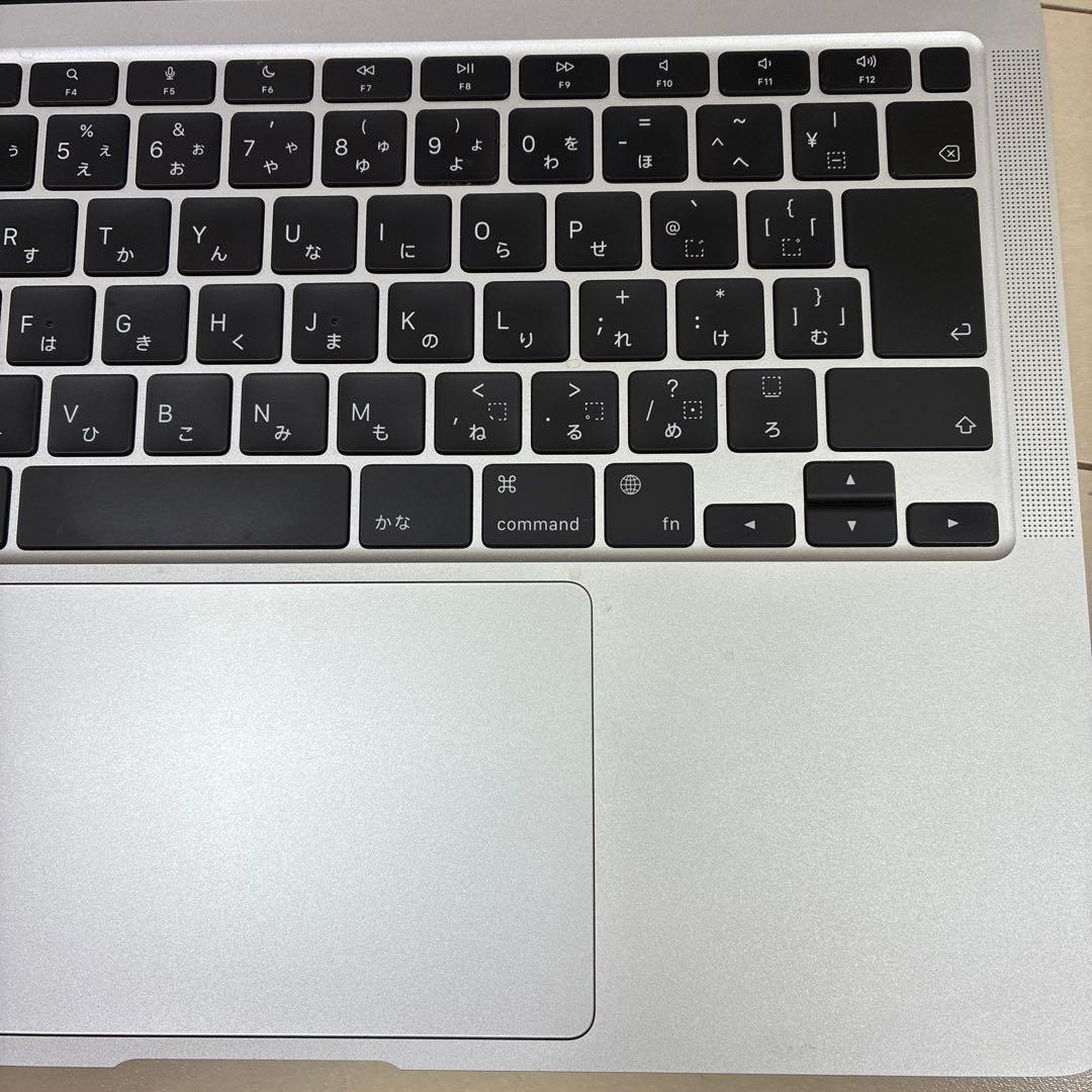 Apple MacBook Air (M1,8GB,256GB) 本体