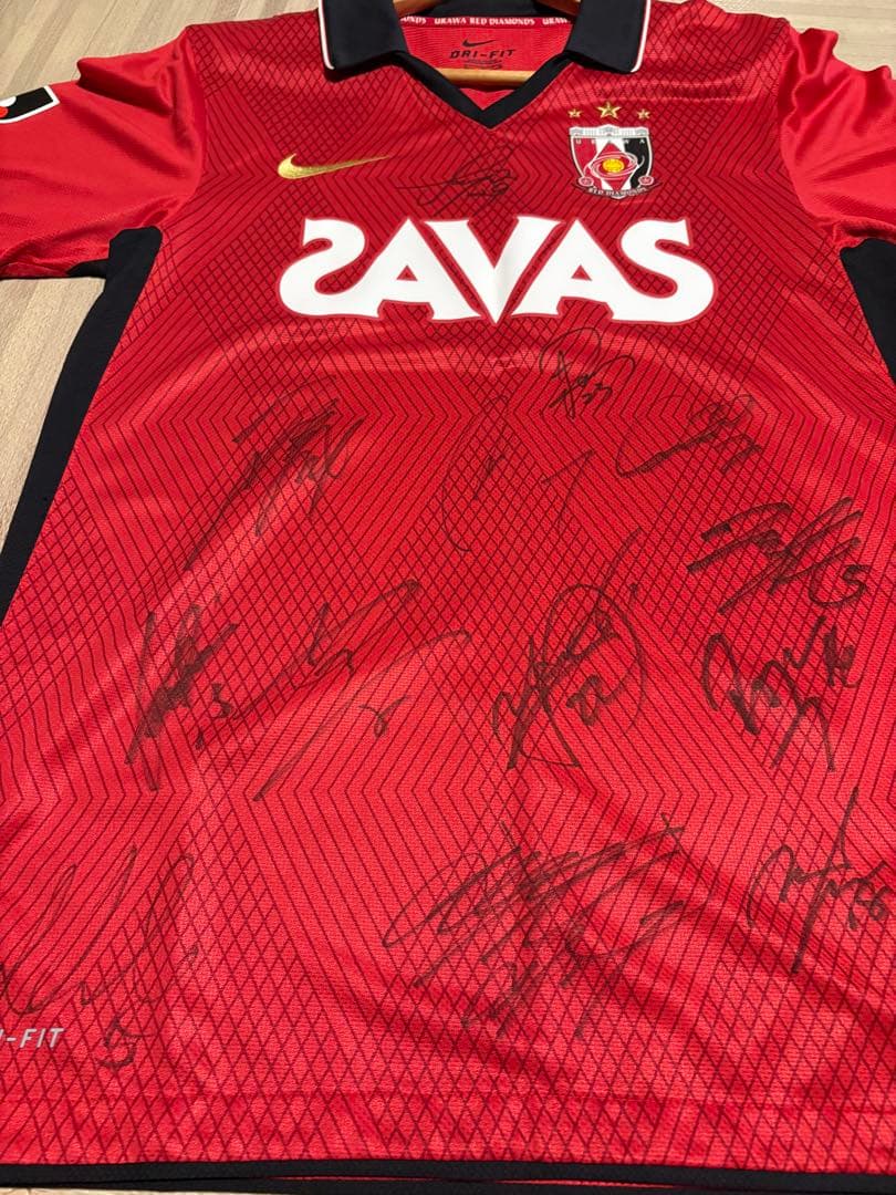 浦和レッズ　サイン入りユニフォーム