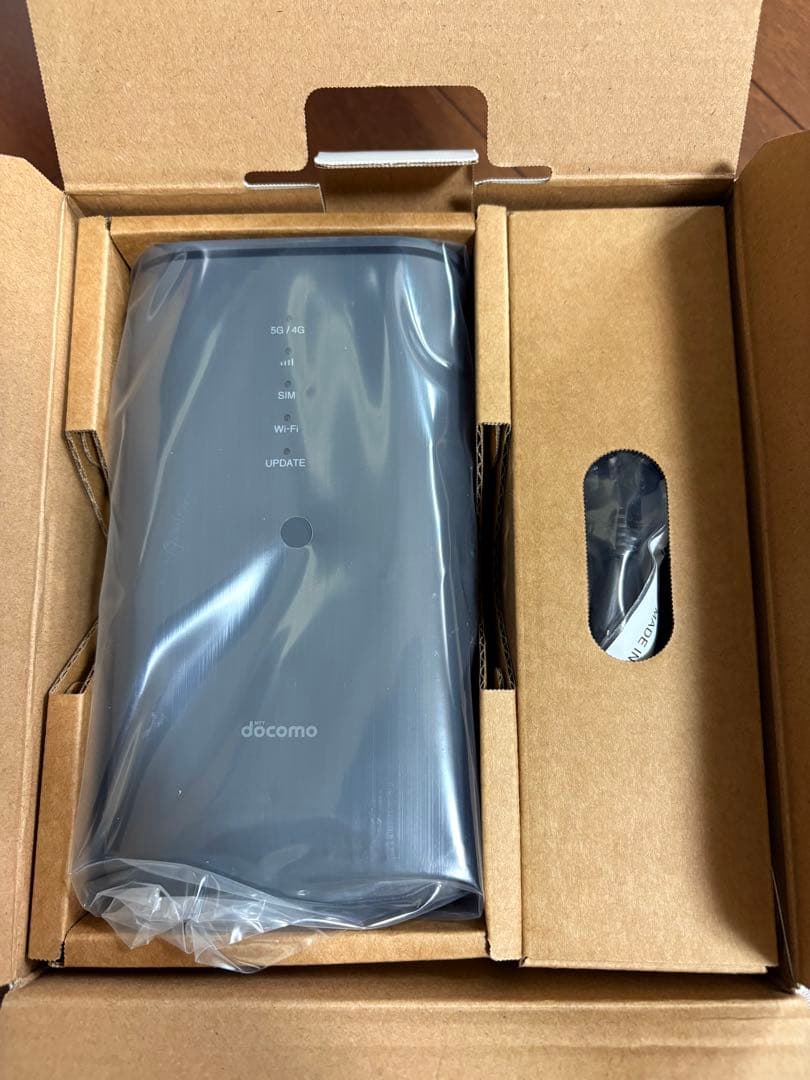 ※値下げ中【新品未使用】docomo 5Gホームルーター HR02
