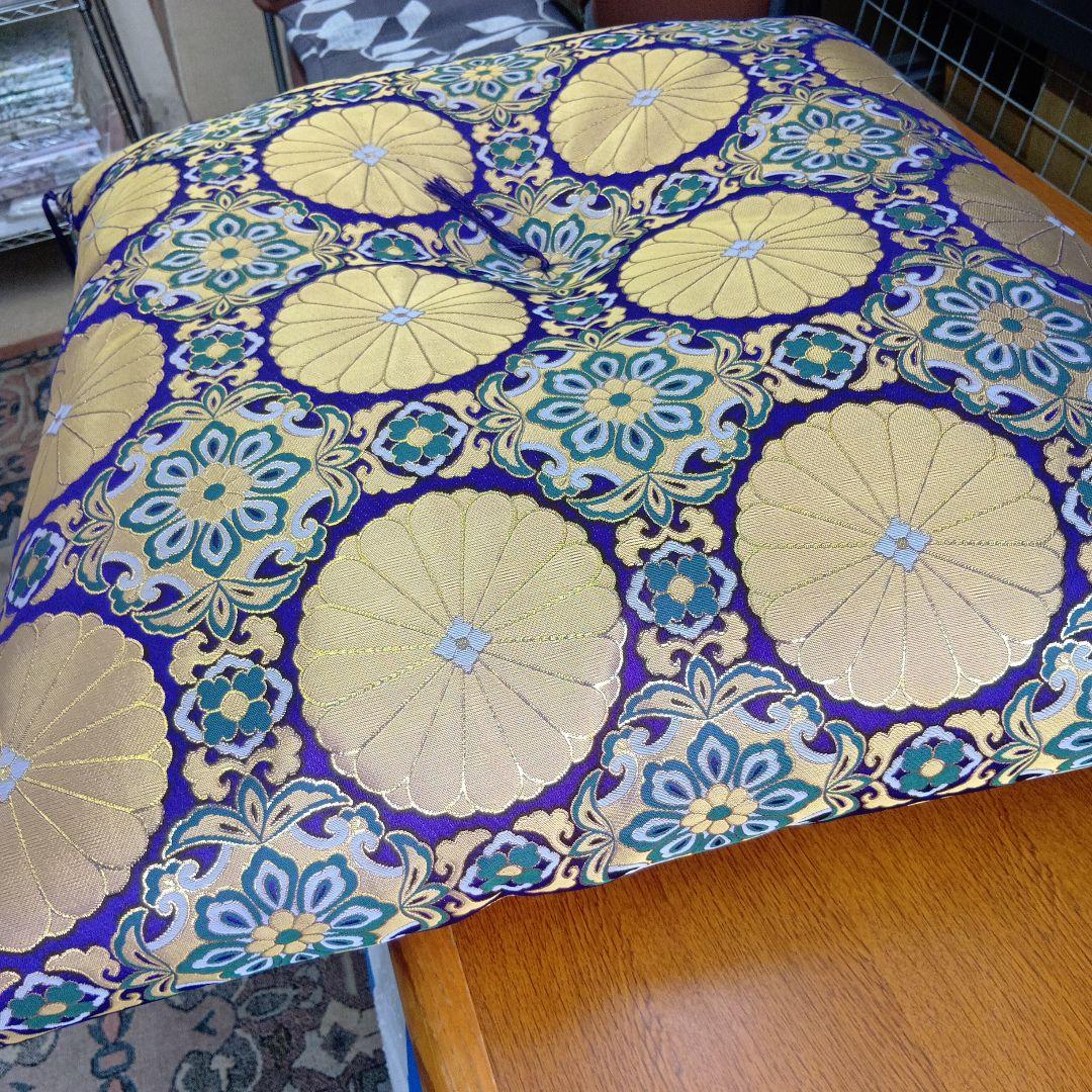 職人手作り、寺座布団