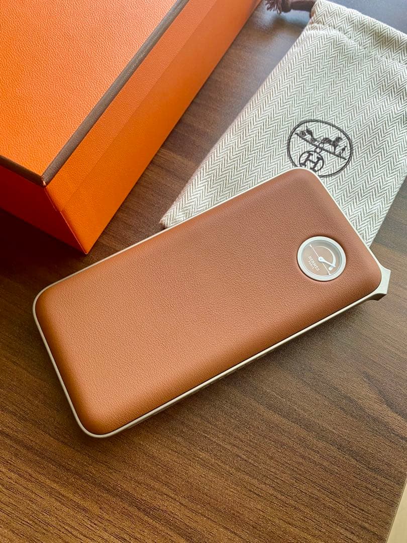 HERMES エルメス モバイルバッテリー