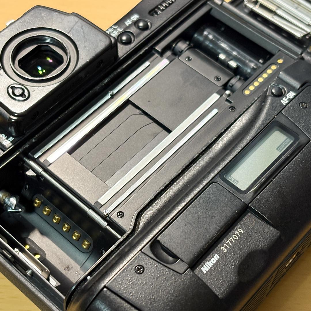 中古Nikon F5　フィルム 一眼レフカメラ