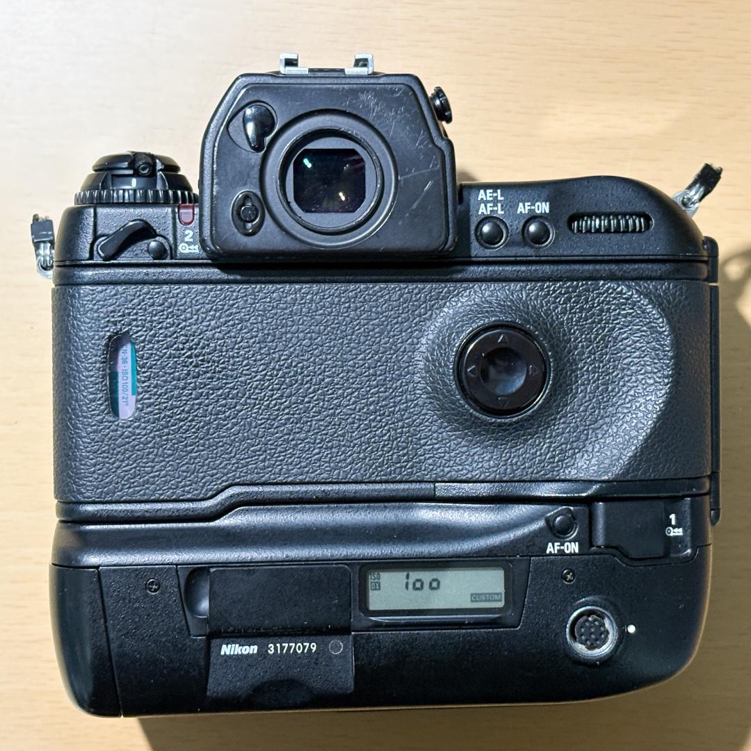 中古Nikon F5　フィルム 一眼レフカメラ