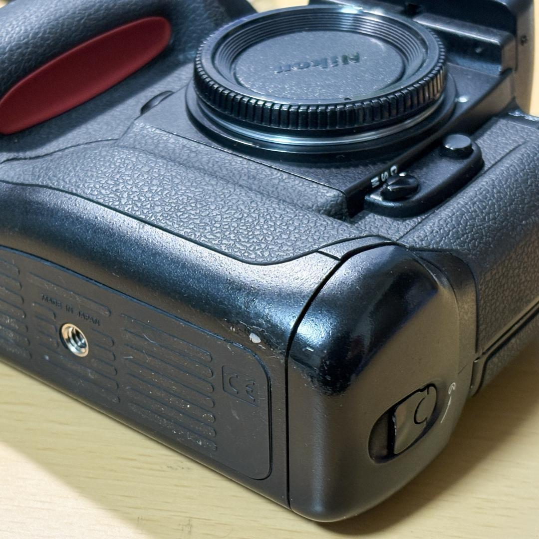 中古Nikon F5　フィルム 一眼レフカメラ