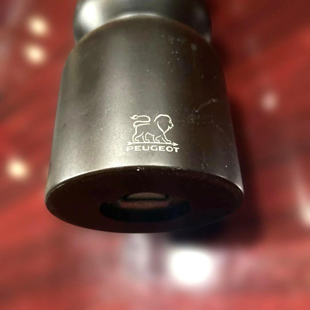 超巨大 PEUGEOT 黒 ペッパーミル