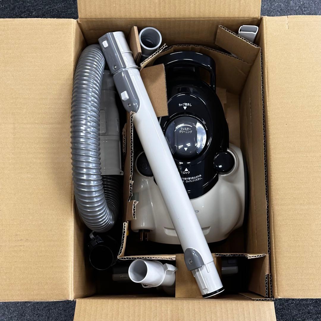 ∞送料込！美品 2022年製 SHARP サイクロン掃除機 EC-CT12-C