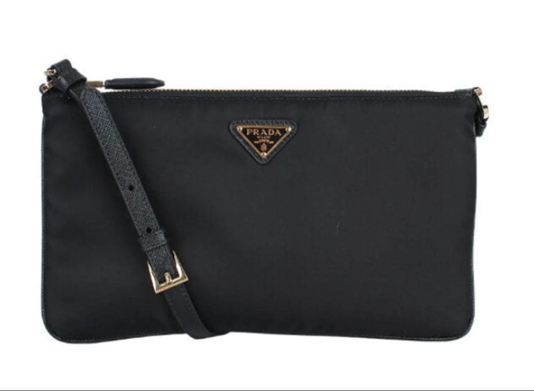 プラダ ショルダーバッグ　ナイロン　梨花さん愛用