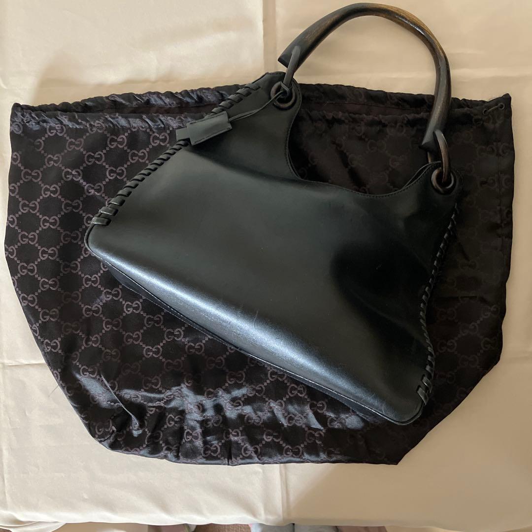GUCCI 牛革&天然木 マットブラックのワンショルダーバッグ