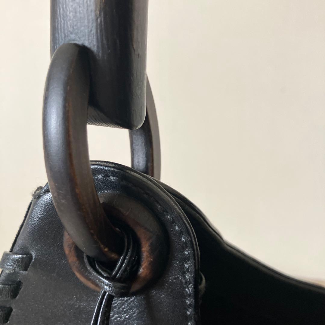 GUCCI 牛革&天然木 マットブラックのワンショルダーバッグ
