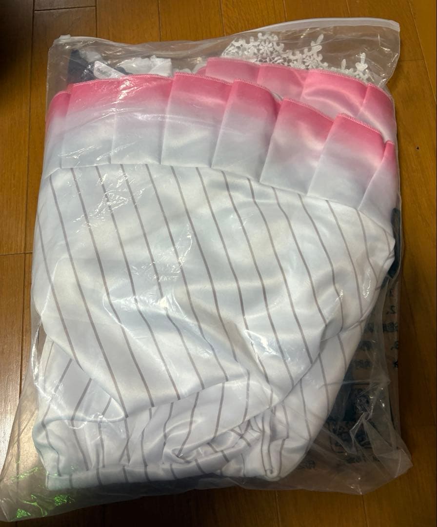 コスプレ　衣装　にじさんじ　夜見れな　VTuber