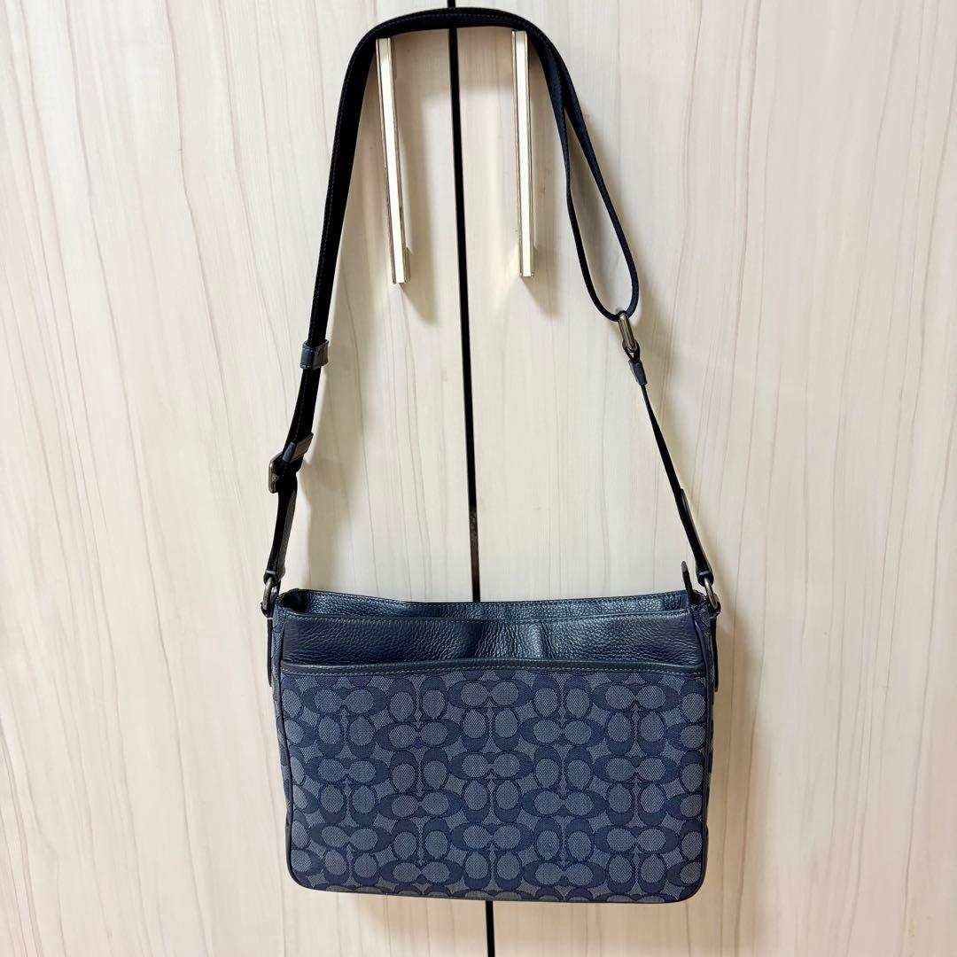 美品コーチCoach ダークブルーグレー 系ショルダーバッグメッセンジャーバッグ